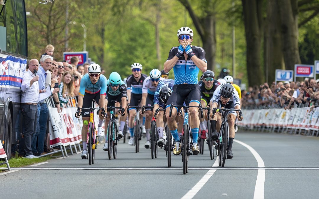 Coen Vermeltfoort wint attractieve Ronde van Overijssel